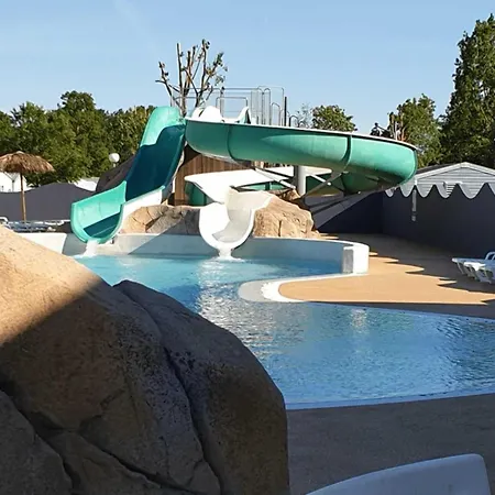 Zecamping 4 Pet Friendly Terrain Multisports Piscine Couverte * Angles (Vendee)