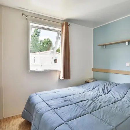 مكان تخييم Zecamping 4 Pet Friendly Terrain Multisports Piscine Couverte *