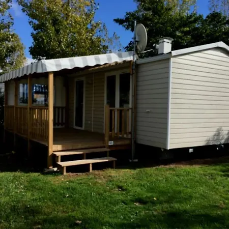 Zecamping 4 Pet Friendly Terrain Multisports Piscine Couverte مكان تخييم Angles (Vendee)